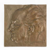 KALOT, Walter (1909 Glatz - 1996 Oberstdorf). Bronzerelief Bildnis "Gerhart Hauptmann 1862 - 1946". - фото 1