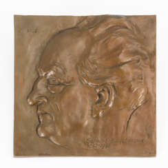 KALOT, Walter (1909 Glatz - 1996 Oberstdorf). Bronzerelief Bildnis "Gerhart Hauptmann 1862 - 1946".