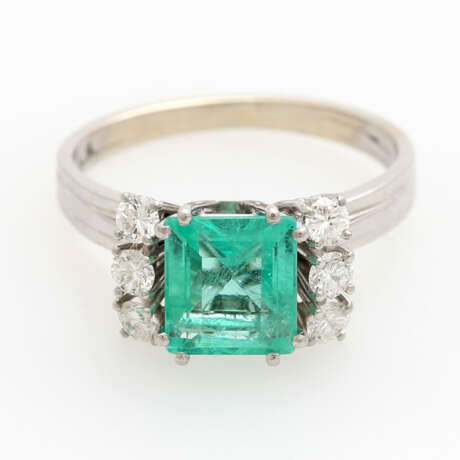 Ring mit einem Smaragd ca. 1,8 ct., - photo 1