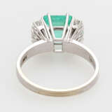 Ring mit einem Smaragd ca. 1,8 ct., - photo 4