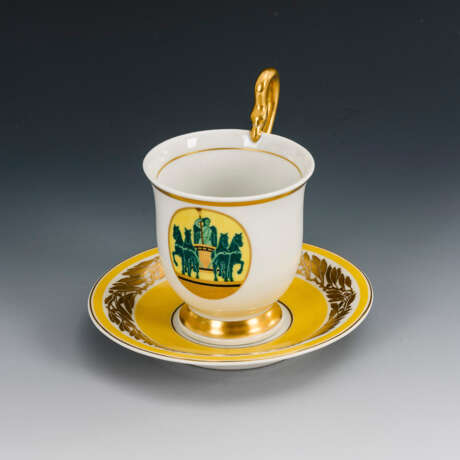 Vitrinentasse mit Quadriga - photo 1