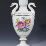 Schwanenhenkel-Vase - photo 2