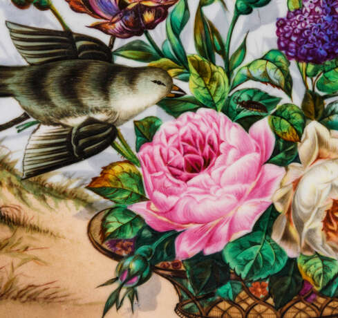 Porzellangemälde: Blumenkorb mit Vogel - photo 3
