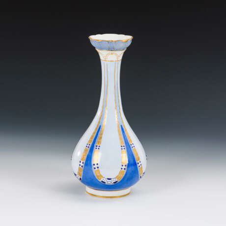 Jugendstil-Vase mit Emailmalerei - photo 1