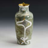 Jugendstil-Vase mit Reliefdekor - photo 2