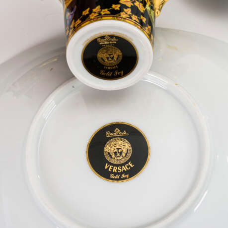 14 Teile eines Kaffeeservice "Versace Gold Ivy" - Foto 4