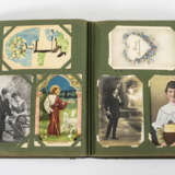 Postkartenalbum mit ca. 282 Kitsch-Karten - Foto 2
