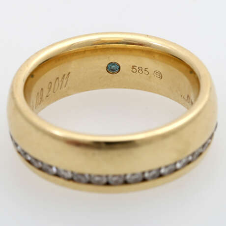 Ring umlaufend mit ca. 36 Brillanten besetzt - photo 4