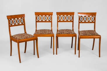 4 Stühle im Biedermeier-Stil