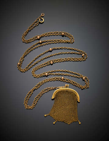 Lunga catena a tenere una borsina a rete di cm 7,40x4,70 in oro giallo 750/1000 , con i distanziatori in oro rosso 333/1000 - photo 2