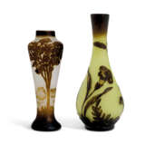 TWO MINIATURE CAMEO GLASS VASES - photo 1