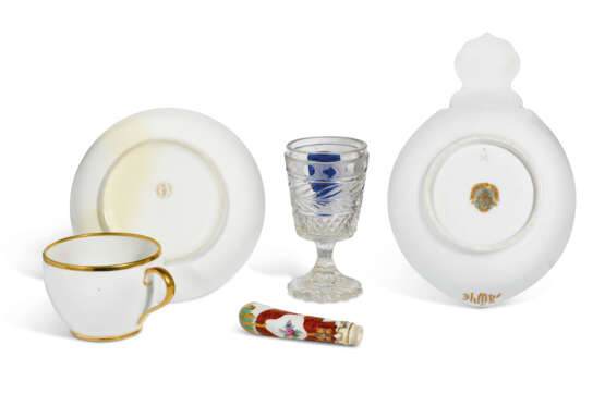 A GROUP OF PORCELAIN AND GLASS TABLEWARES - photo 2