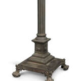 A PATINATED-BRONZE STANDING LAMP - Foto 3