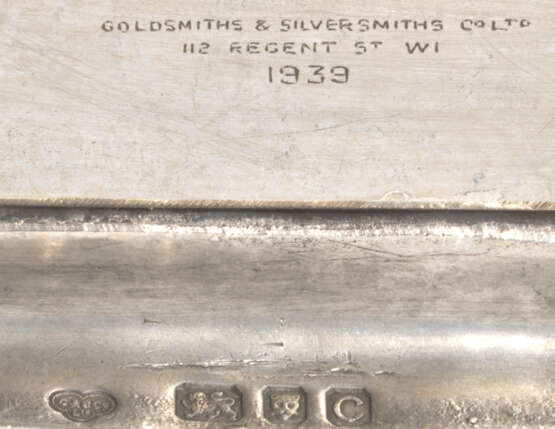 Goldsmith & Silversmith Co.. A PAIR OF GEORGE VI SILVER FIVE-LIGHT CANDELABRA - photo 4