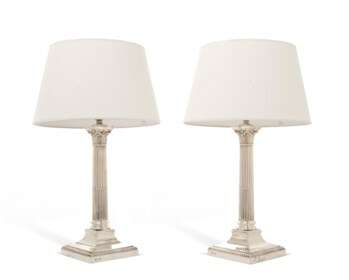A PAIR OF GEORGE V SILVER TABLE LIGHTS - фото 1
