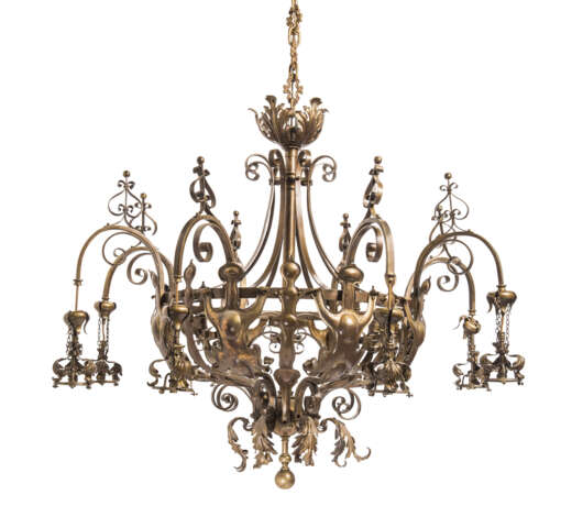 A PAIR OF LARGE FRENCH 'ART NOUVEAU' BRASS EIGHT-LIGHT CHANDELIERS - фото 3