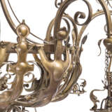 A PAIR OF LARGE FRENCH 'ART NOUVEAU' BRASS EIGHT-LIGHT CHANDELIERS - photo 5