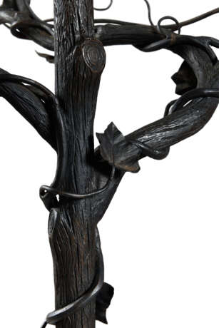 A WROUGHT-IRON STANDING LAMP - Foto 2