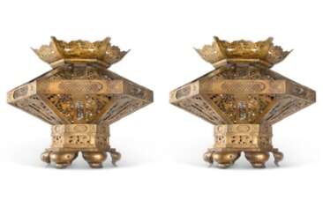 A PAIR OF JAPANESE PIERCED AND CHASED BRASS LANTERNS