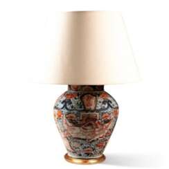 A JAPANESE IMARI PORCELAIN VASE, MOUNTED AS A LAMP