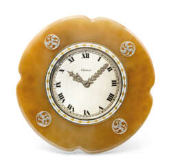 EARLY 20TH CENTURY AGATE DESK CLOCK, CARTIER