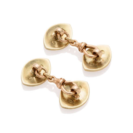 Faberge, Peter Carl. Faberge. A PAIR OF JEWELLED AND GUILLOCHÉ ENAMEL GOLD CUFFLINKS - фото 2