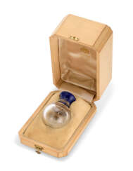 A JEWELLED GOLD-MOUNTED LAPIS LAZULI ROCK CRYSTAL SCENT BOTTLE