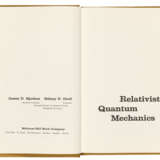 Hawking’s copies (one signed with initials) of two texts on Quantum Field Theory, - Foto 1