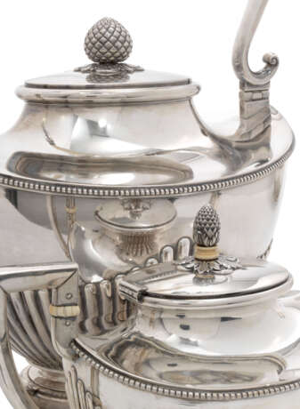 Faberge. A SILVER TEA SERVICE - Foto 3