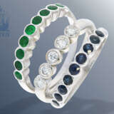 Ring: klassischer vintage 3-fach-Ring mit Brillanten, Saphiren und Smaragden - Foto 1