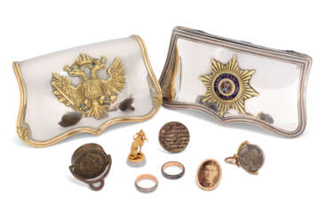 A GROUP OF PENDANT AND DESK SEALS AND CORPS DES PAGES RINGS