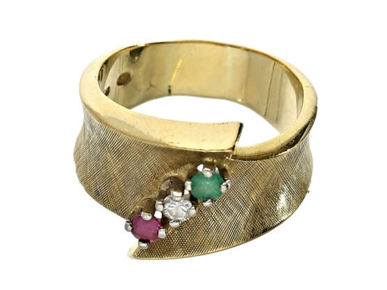 Ring: attraktiver vintage Goldschmiedering mit Farbsteinen und Brillant - фото 1