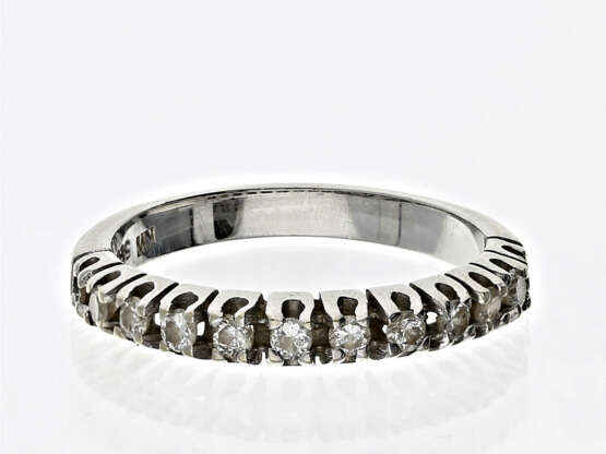 Ring: zierlicher Goldschmiedering, Halbmemoire-Brillantring, ca. 0,12ct - Foto 1