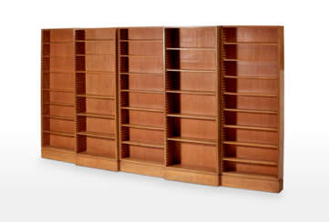 Lot of five bookcases of different depth in Novecento manner with adjustable open shelves