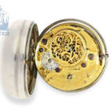 Pocket watch: early repoussé paircase verge watch, hallmarks London 1766, signed Hallifax London - Foto 5