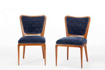 Pair of chairs corresponding to the armchair model "5700"