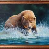 Peinture «L'ours courant sur l'eau», Toile, Peinture à l'huile, Réalisme, Animaliste, 2020 - photo 1