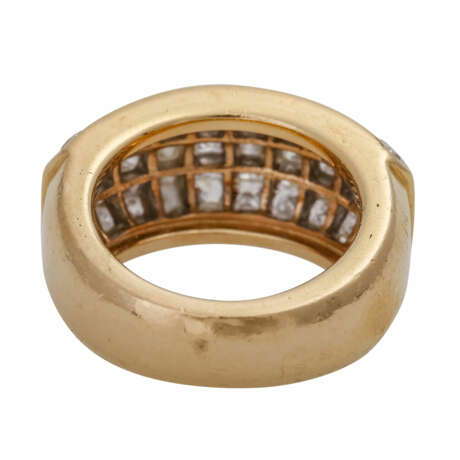 Ring mit 50 Prinzessdiamanten, zusammen ca. 2,5 ct, - Foto 4