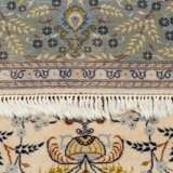 Orientteppich. PERSIEN, 20. Jahrhundert, 320x200 cm. - photo 4