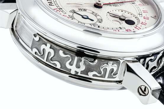 PATEK PHILIPPE A MAGNIFICENT AND VERY RARE PLATINUM DOUBLE-D... - photo 4