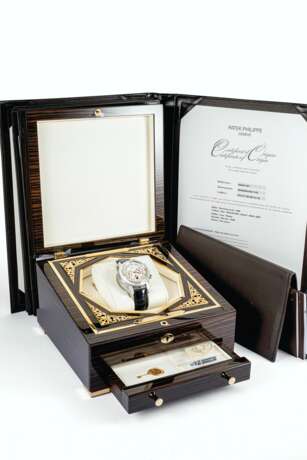 PATEK PHILIPPE A MAGNIFICENT AND VERY RARE PLATINUM DOUBLE-D... - photo 6