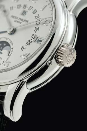 PATEK PHILIPPE AN EXTREMELY RARE AND HIGHLY IMPORTANT PLATIN... - Foto 7