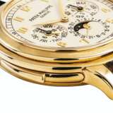 PATEK PHILIPPE A VERY RARE 18K GOLD AUTOMATIC “CATHEDRAL” MI... - Foto 5