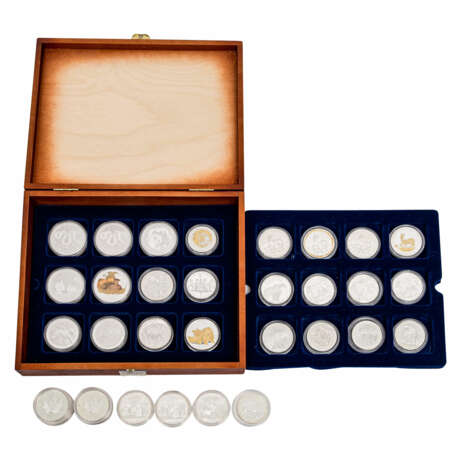 SILBERUNZEN - Holzbox mit 34 Münzen, - photo 1