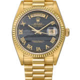 ROLEX A VERY FINE AND RARE 18K GOLD AUTOMATIC WRISTWATCH WIT... - Foto 2