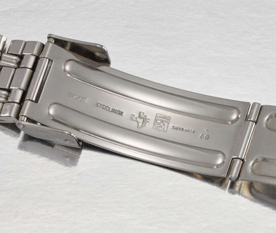 Universal A very rare and unusual stainless steel chronograp... - photo 4