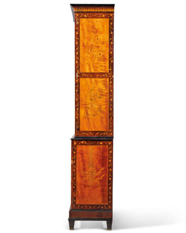 Mayhew & Ince. A GEORGE III FLORAL MARQUETRY AND BRAZILIAN ROSEWOOD CROSSBA... - фото 4