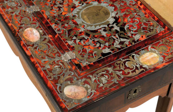 Boulle, Andre-Charles. A FLEMISH KINGWOOD AND SCARLET TORTOISESHELL-INLAID 'BOULLE'... - фото 6