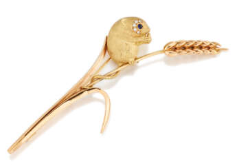TWO COLOUR GOLD, SAPPHIRE AND DIAMOND FIELDMOUSE BROOCH