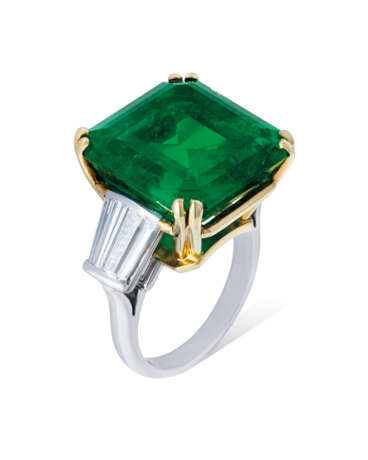 EMERALD AND DIAMOND RING - photo 3